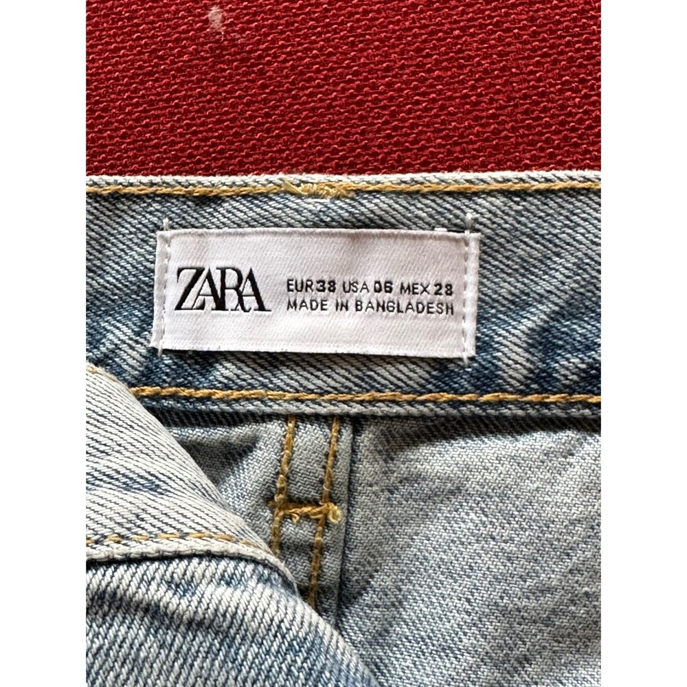 Zara distressed light wash denim shorts, size 6 - Picture 5 of 10
